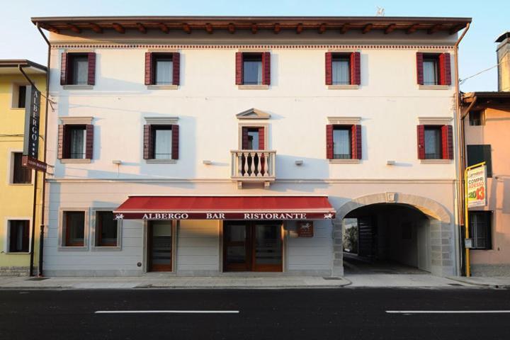 Albergo Leon Bianco Gonàrs Zewnętrze zdjęcie