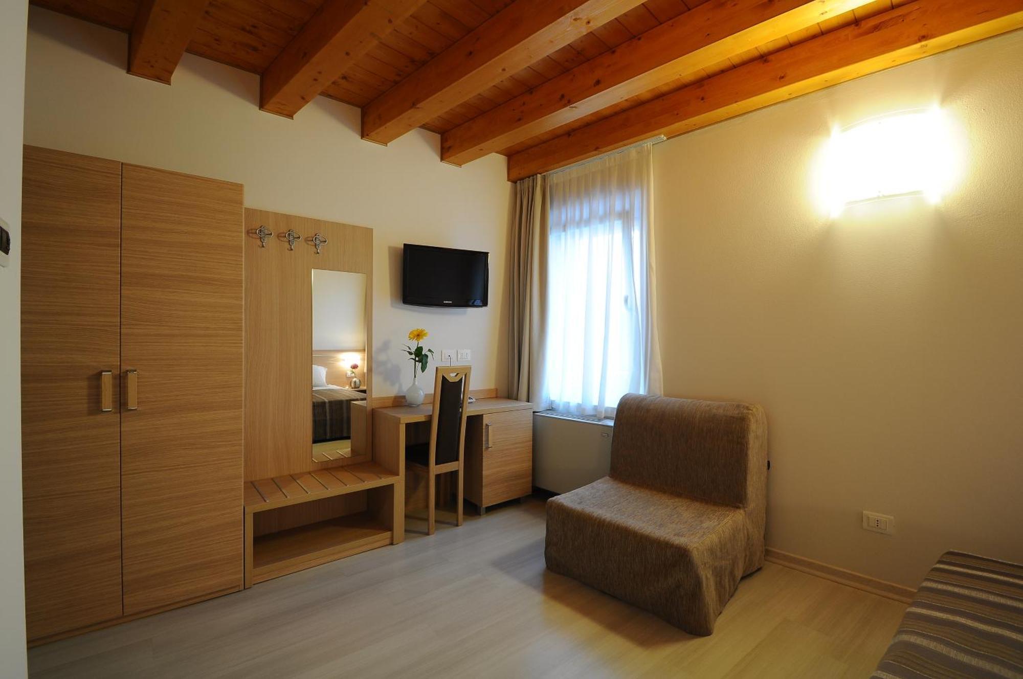 Albergo Leon Bianco Gonàrs Zewnętrze zdjęcie